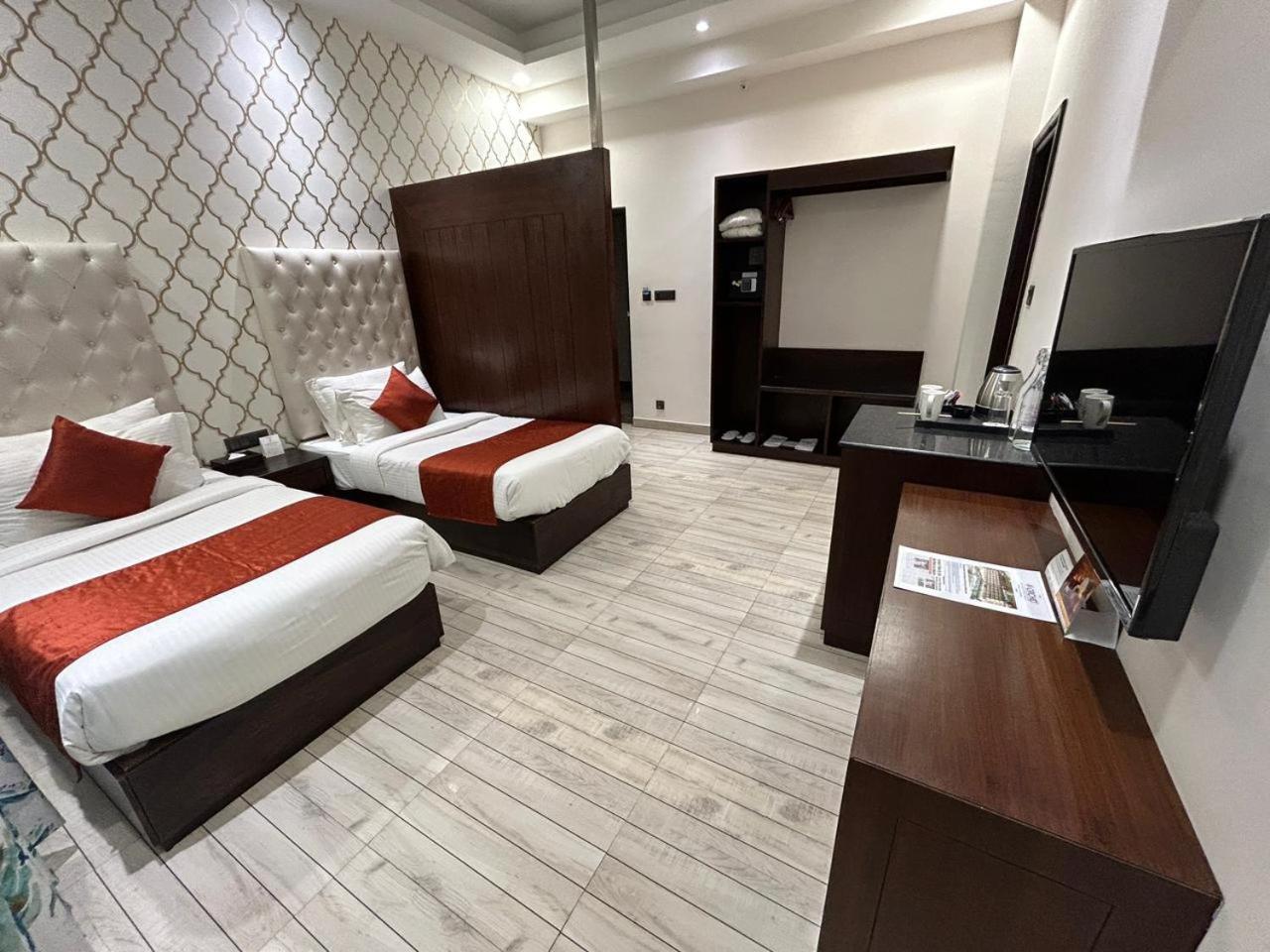 The Orchid Shimla Hotel Bagian luar foto